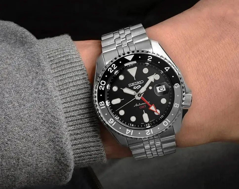 Seiko 5 Sports ShadowLine – Black Dial Automatic Edition