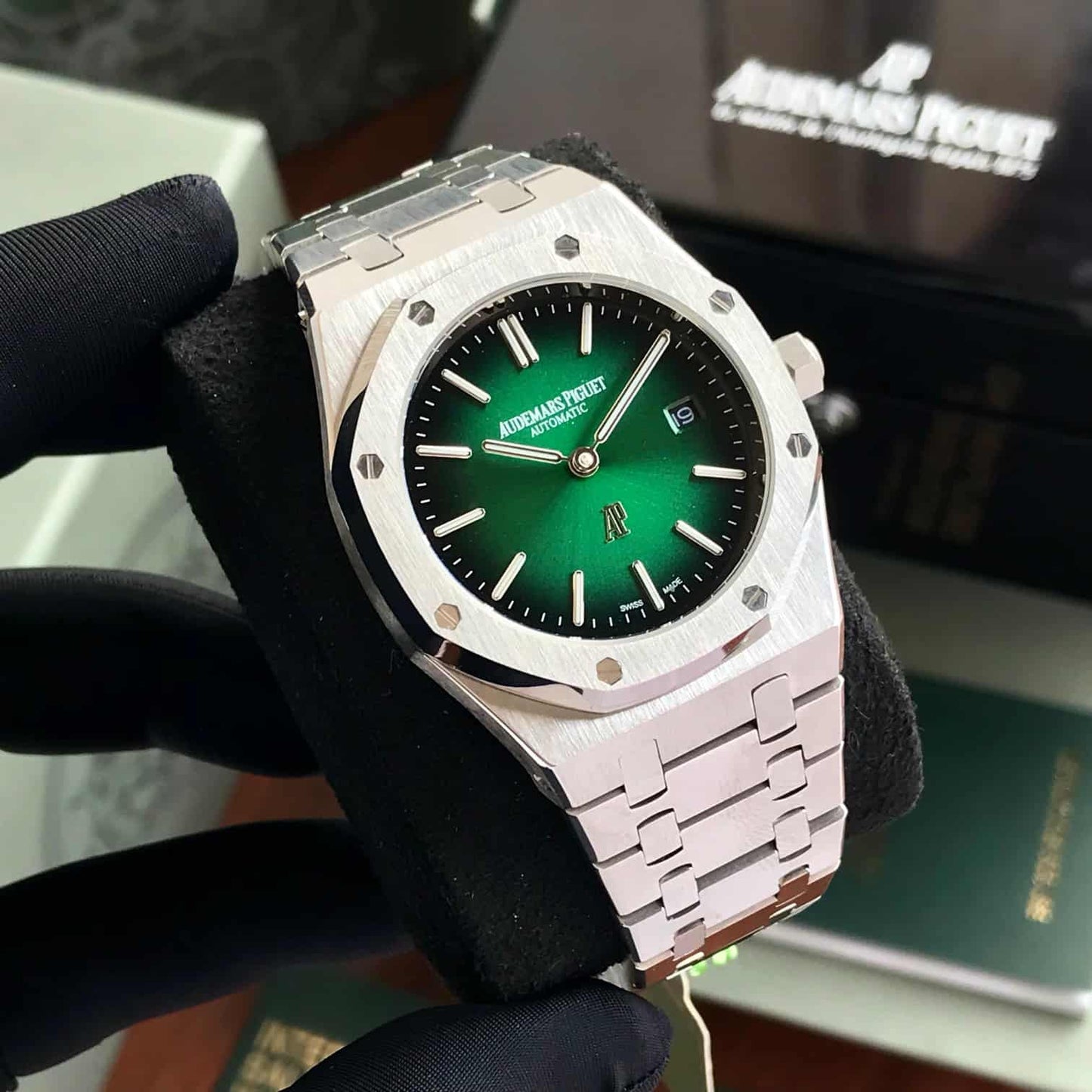 Audemars Piguet Royal Oak Selfwinding – Green Dial Edition