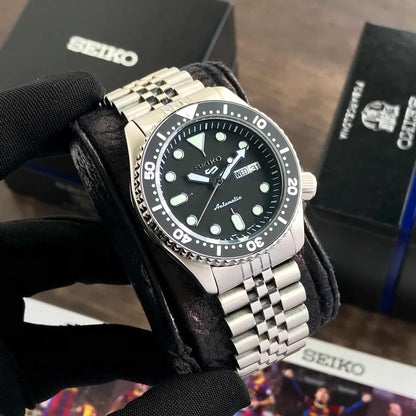 Seiko 5 Sports Black Bazel Grape Jubli Chain Automatic Mens Watch