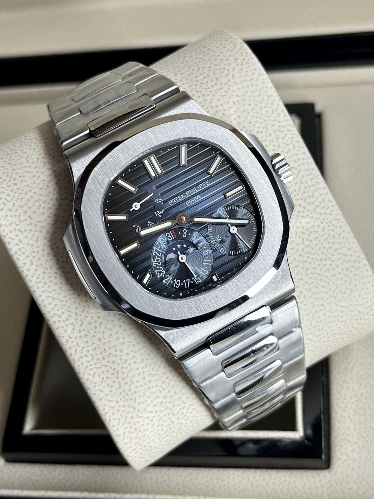 Patek Philippe Nautilus Lunarsteel – Complication Edition